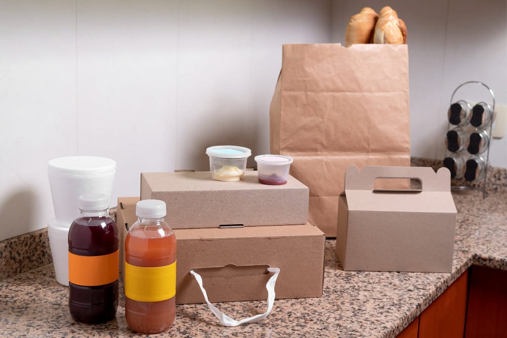 Lee más sobre el artículo ¿Qué tipo de envase para alimentos necesitas según el tipo de comida que ofreces?